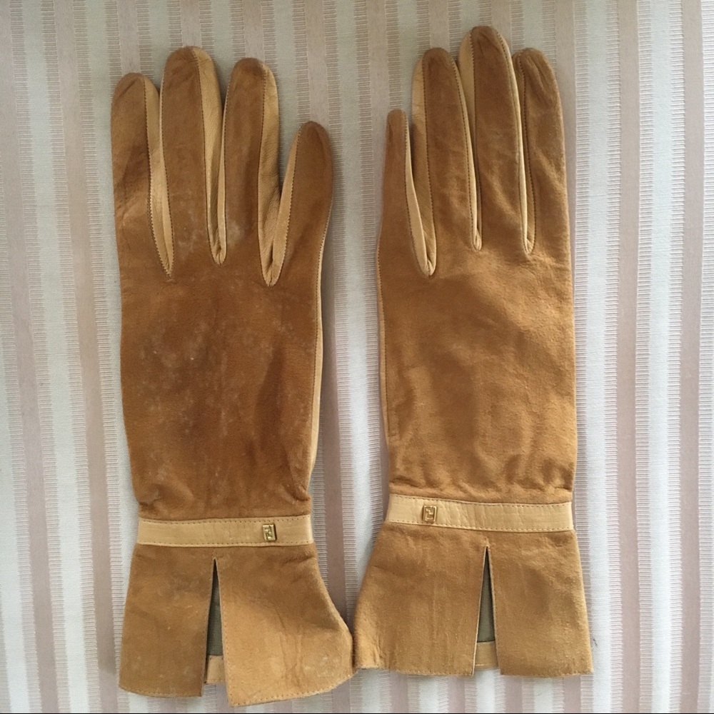 Vintage Fendi camel leather gloves